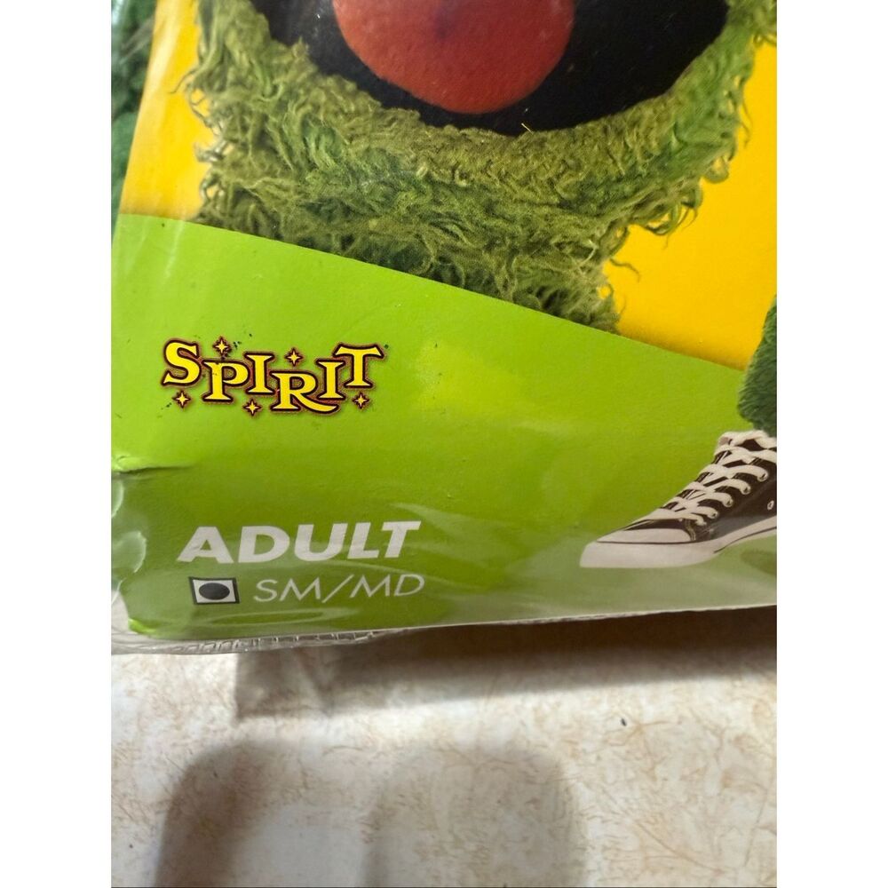 Sesame Street, Oscar Unisex Costume Sz S/M NIP - Picture 2 of 5